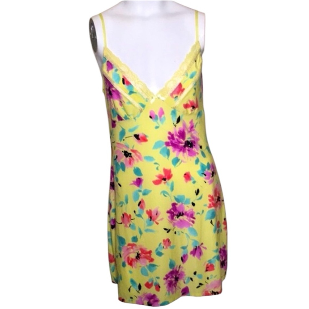 Linea Donatella Lace Trimmed Floral Chemise Sz M